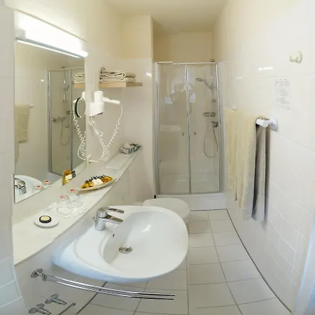 Отель Gaestehaus Brinks *